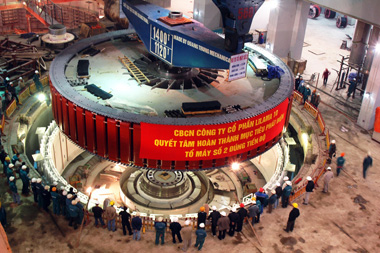 Lắp đặt thành công rotor tổ máy số 2 Nhà máy thuỷ điện Sơn La  
 
